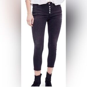 “Barely Worn” Free People Button Fly Black Skinny Jeans…Size: W27R